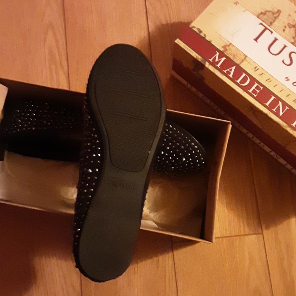 Shoes - Picture 2 of 2